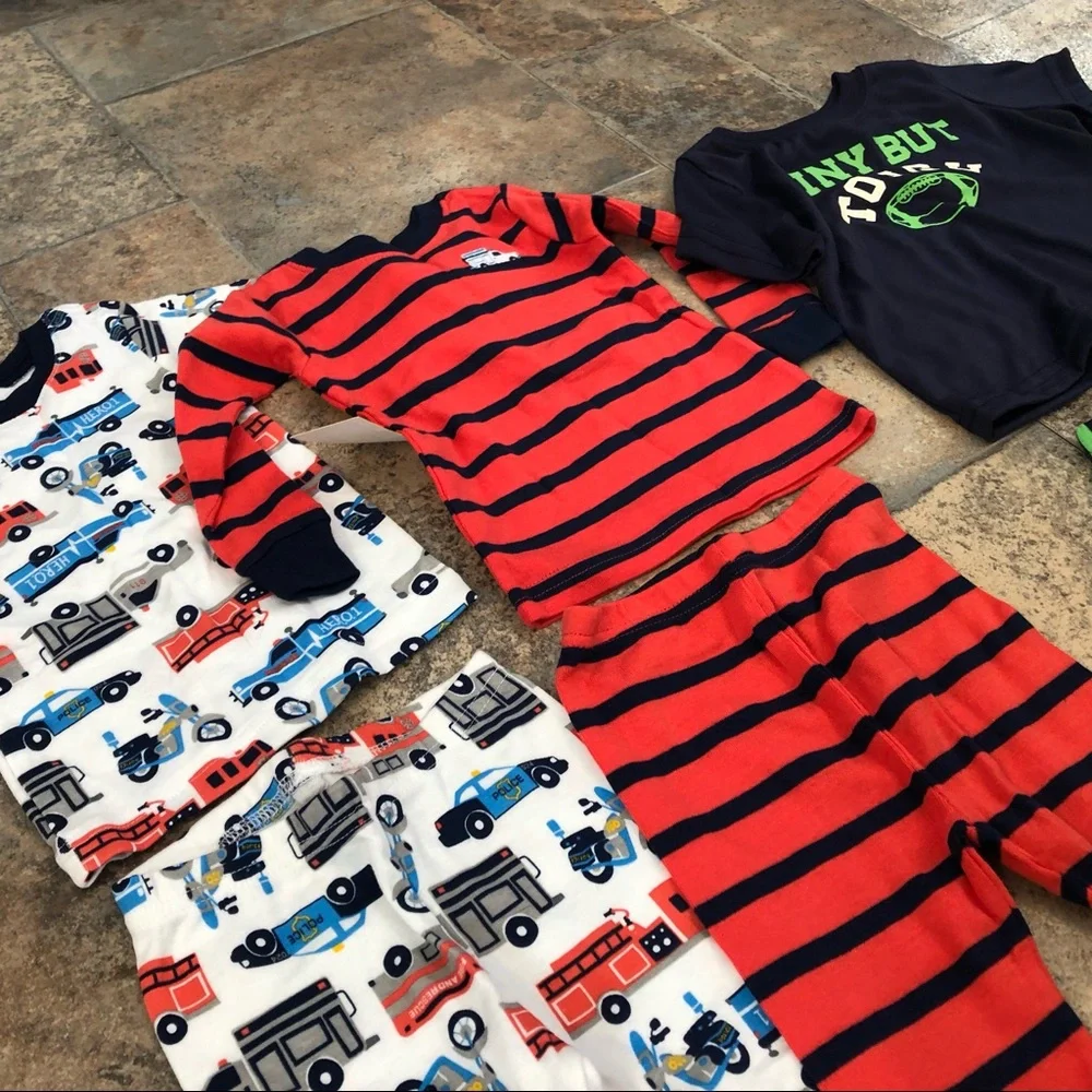 😎 3/$10 Carter’s 12M pajama bundle - Picture 2 of 6